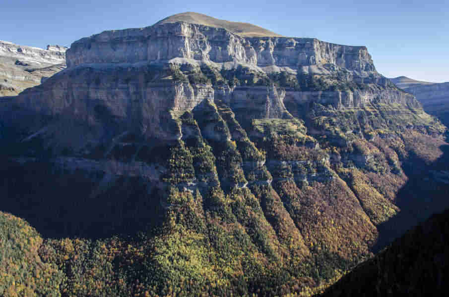 Huesca - parque nacional de Ordesa y Monte Perdido - valle de Ordesa 88 - faja de Pelay - la Fracuata.jpg